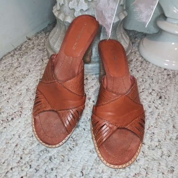 Vintage Shoes - 3/$18 Vintage 1970's Bandolino Boho Brown Leather Slide Stacked Heel Sandals